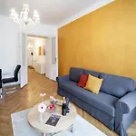 Bright & Calm Apartment With Free Parking